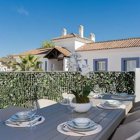 Paraiso Pueblo Stunning Apt Golf, Spa, 6 Pools 292 Estepona